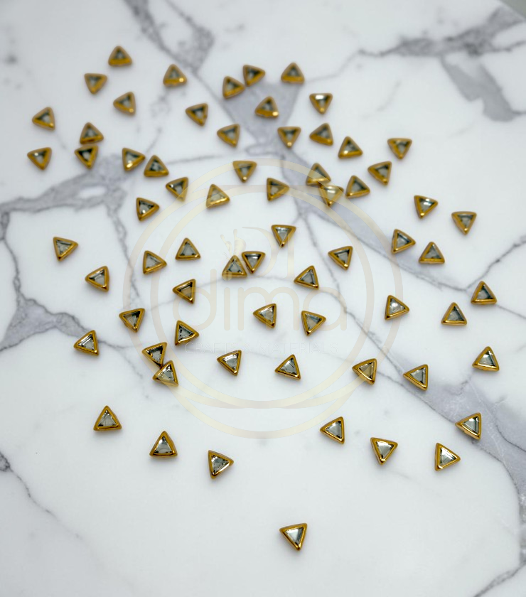 White Kundan Stone Triangle Small 3x3x3